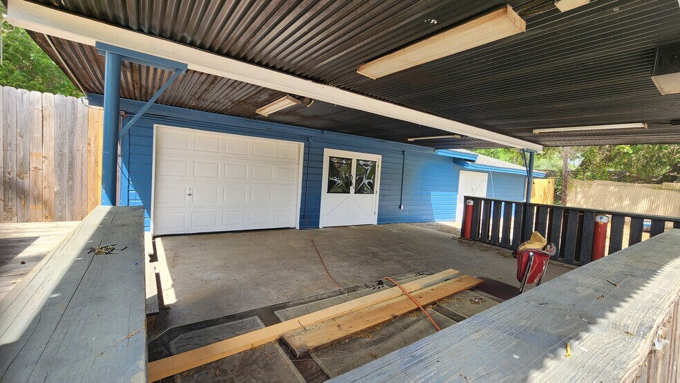 More Photos Of 6225 Greens Rd, Humble Bar For Lease