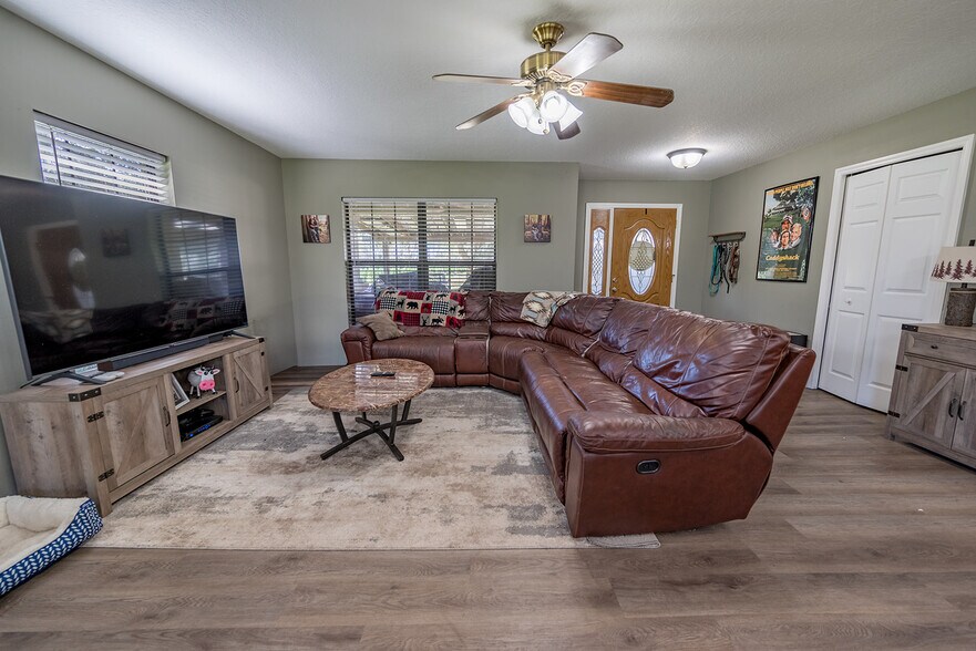 More Photos Of 16385 NW 112th Ct, Reddick Specialty For Sale