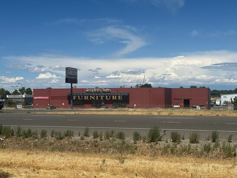 Primary Photo Of 1911 Fowler St, Richland Department Store For Lease