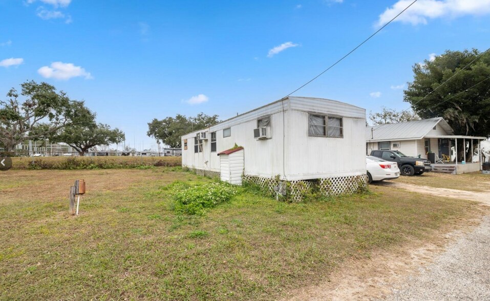 More Photos Of 6831 Wire Rd, Zephyrhills Manufactured Housing Mobile Home Park For Sale