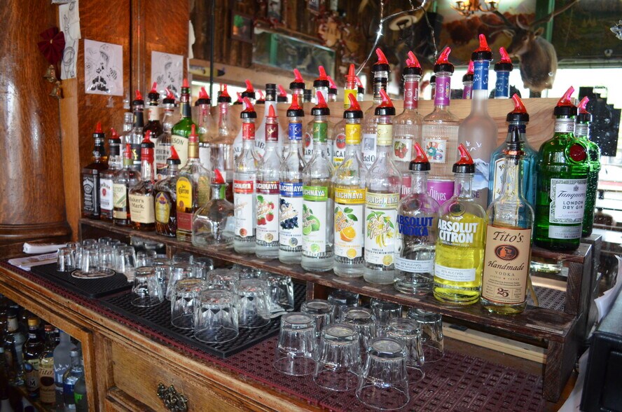 More Photos Of 114 E Ivinson Ave, Laramie Bar For Sale