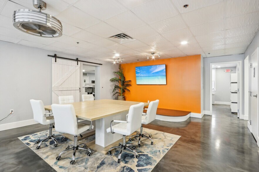 More Photos Of 100 Conifer Hill Dr, Danvers Office For Lease