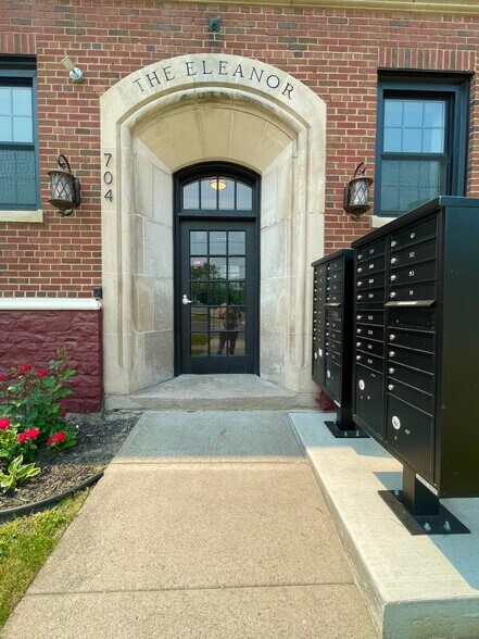 More Photos Of 704 8th St, Niagara Falls Apartments For Sale