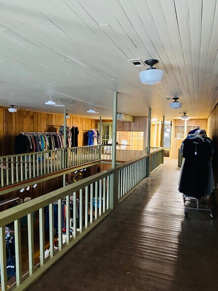 More Photos Of 100 Main st, Calico Rock Specialty For Sale