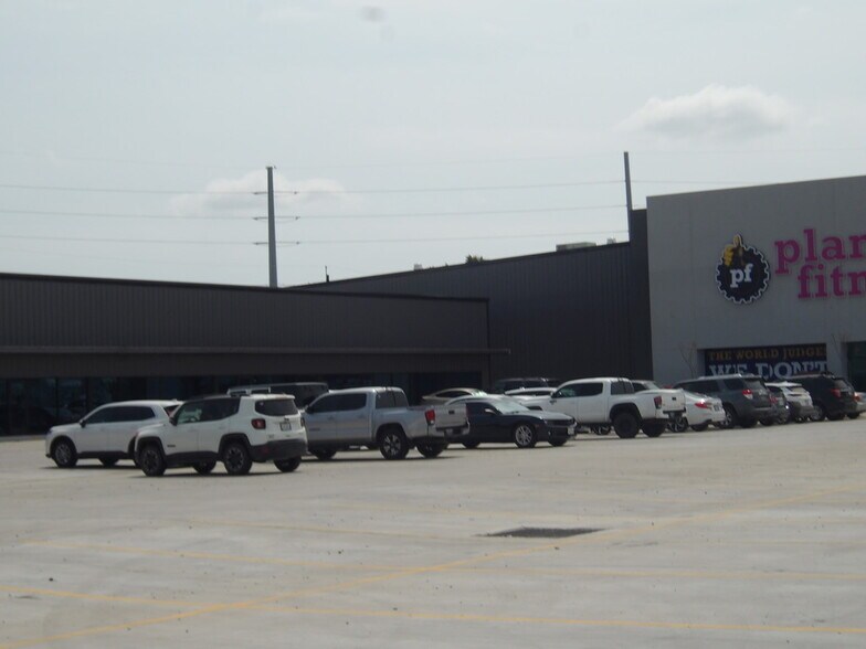 More Photos Of 1222 Dixieland Rd, Harlingen Storefront Retail Office For Lease