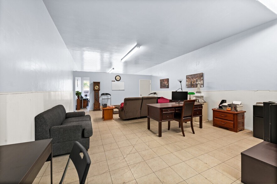More Photos Of 2070 Santa Fe Ave, Long Beach Storefront Retail Office For Sale