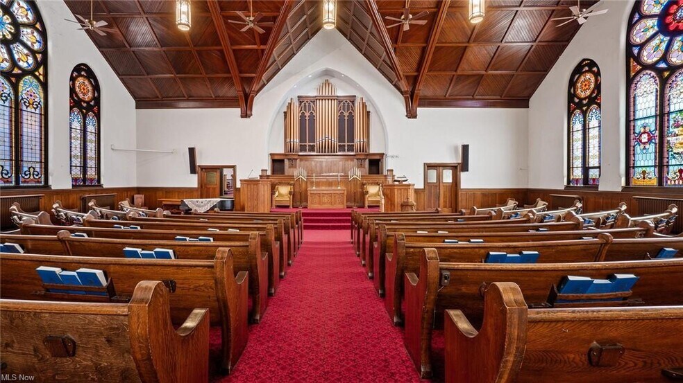 More Photos Of 130 N 7th St, Cambridge Religious Facility For Sale