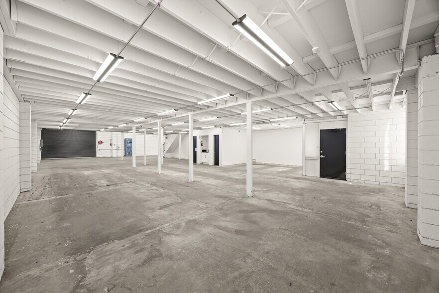 More Photos Of 2702 Saint Louis Ave, Signal Hill Warehouse For Lease