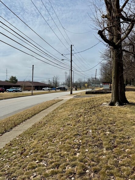 More Photos Of 2250 Village Mall Dr, Mansfield Office For Sale