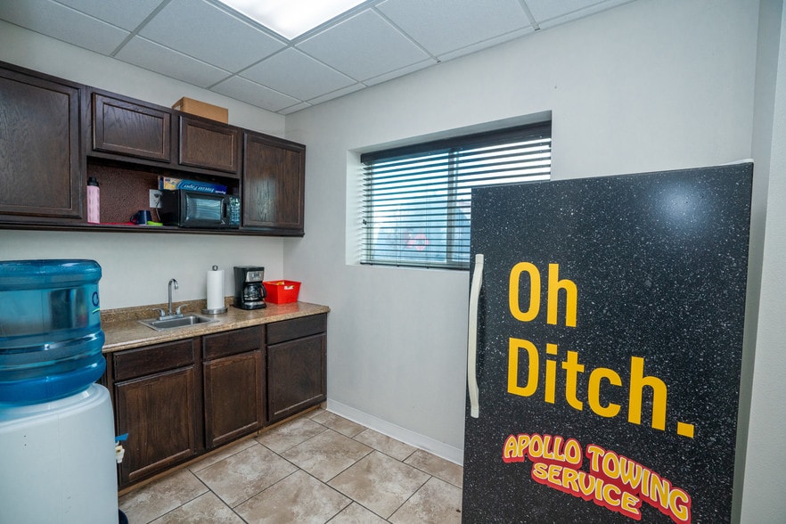 More Photos Of 6342 Harwick Dr, Corpus Christi Service For Lease