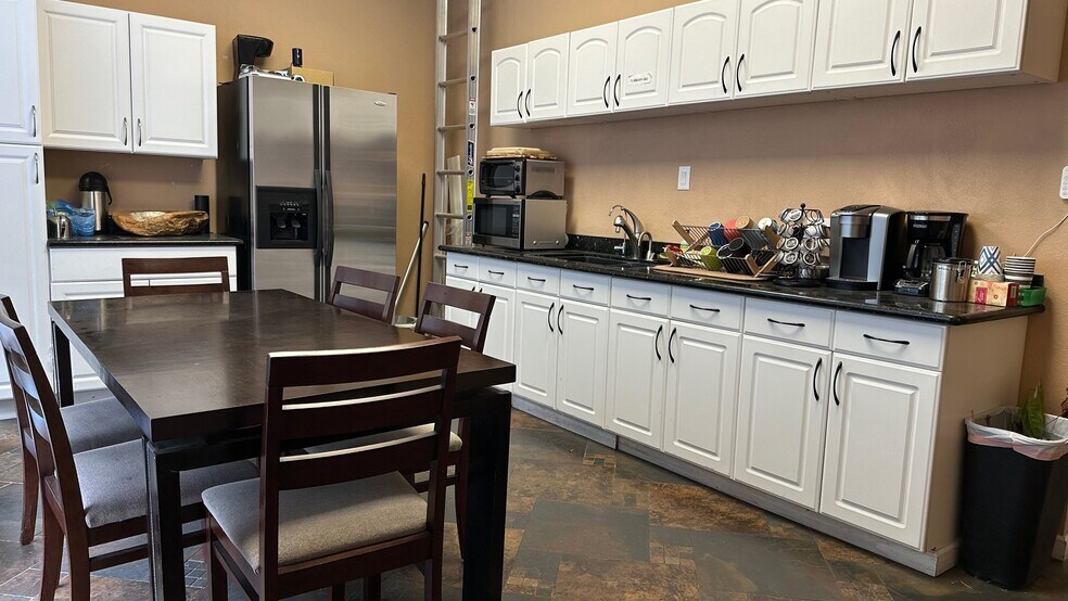 More Photos Of 2200 Ringwood Ave, San Jose Light Manufacturing For Sale