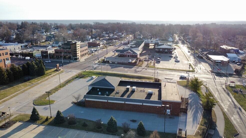 More Photos Of 4521 N Prospect Rd, Peoria Heights Drugstore For Lease