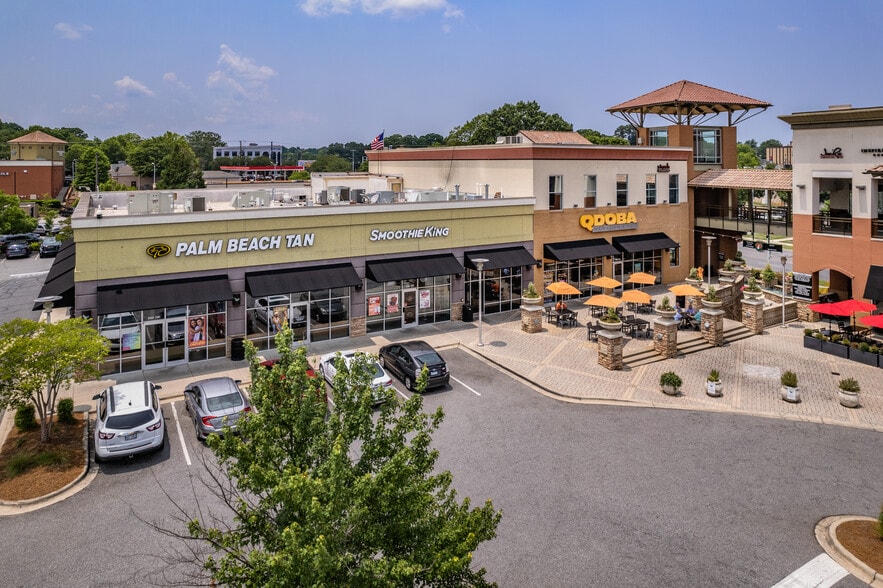 More Photos Of 1600-1730 E Woodlawn Rd, Charlotte Unknown For Lease