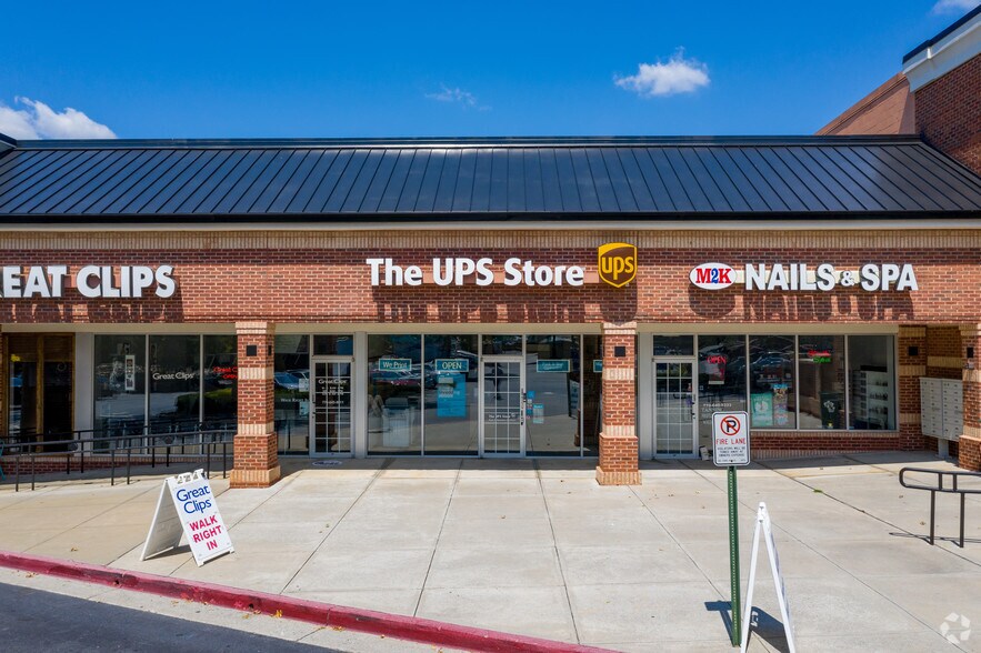 More Photos Of 2300 Holcomb Bridge Rd, Roswell Supermarket For Lease