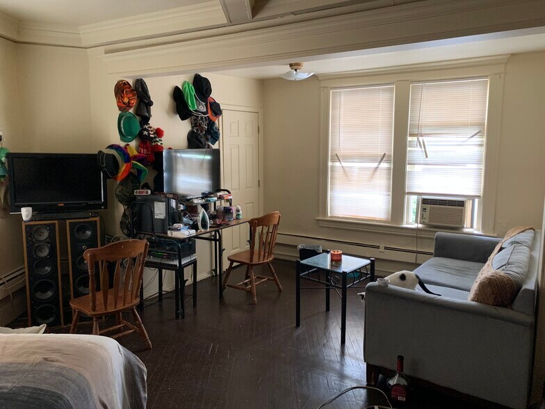 More Photos Of 50-60 Wood Ave, Bridgeport Apartments For Sale