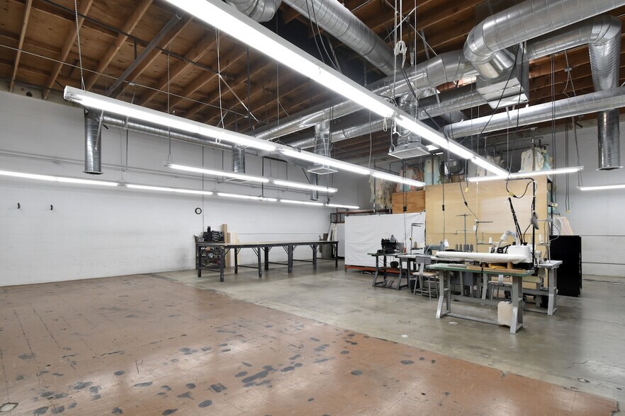 Primary Photo Of 1738-1740 Cordova St, Los Angeles Showroom For Lease