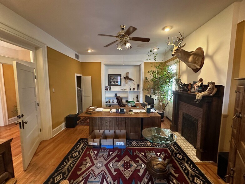 More Photos Of 1011 Montana Ave, El Paso Office For Sale