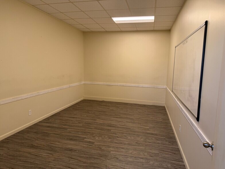 More Photos Of 515 Roswell St, Marietta Office For Lease