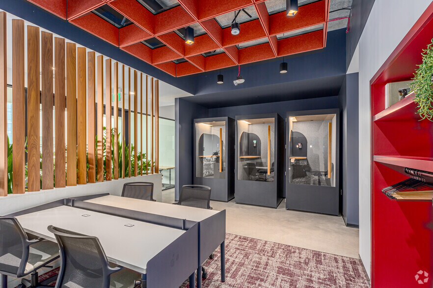 More Photos Of 4727 Executive Dr, San Diego Coworking Space