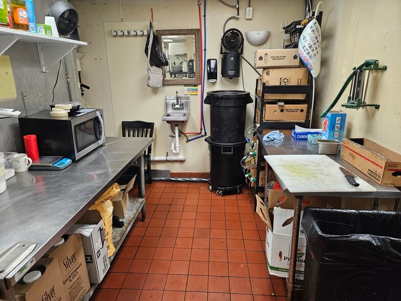 More Photos Of 2519 N 1st Ave, Evansville Fast Food For Lease