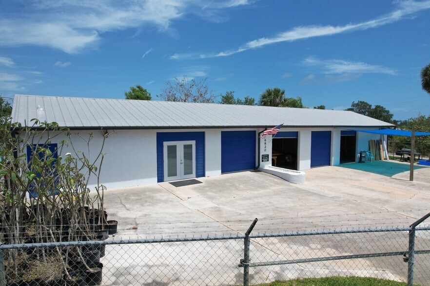 More Photos Of 6820 Woodmere Rd, Sebastian Light Distribution For Sale