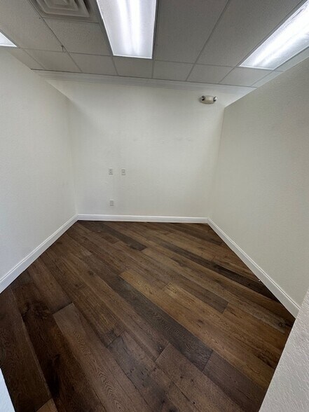 More Photos Of 403 Sullivan St, Punta Gorda Storefront Retail Residential For Lease