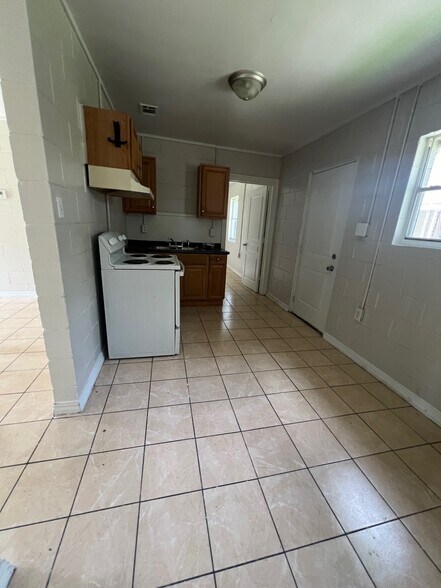 More Photos Of 1763 Old Canal St, Mobile Apartments For Sale