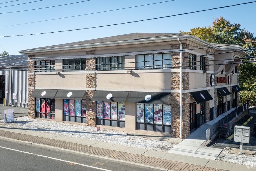 More Photos Of 517 River Dr, Garfield Freestanding For Sale