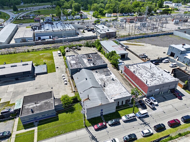 More Photos Of 12925 Auburn St, Detroit Warehouse For Sale