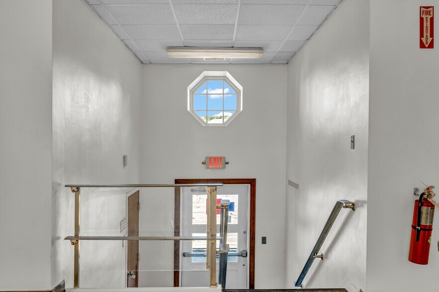 More Photos Of 159 Greenwood Ave, Bethel Bank For Lease