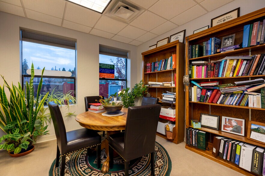 More Photos Of 422 Main St, Klamath Falls Office For Sale