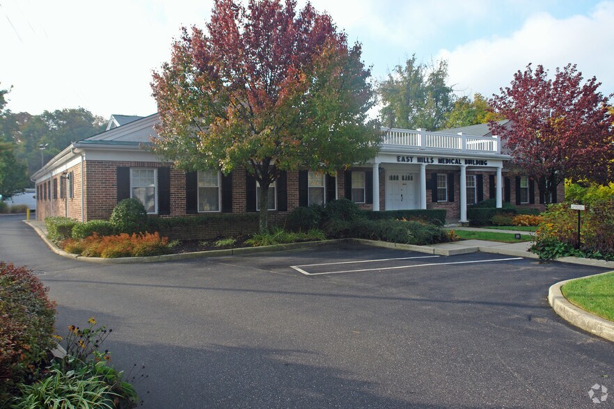 Primary Photo Of 164 E Main St, Huntington Medical For Lease