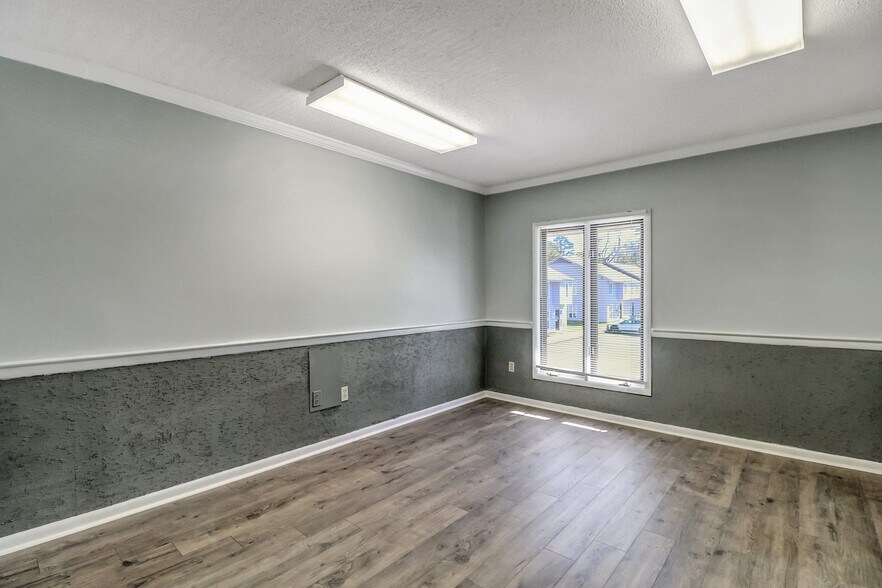 More Photos Of 7370 Hodgson Memorial Dr, Savannah Office For Sale