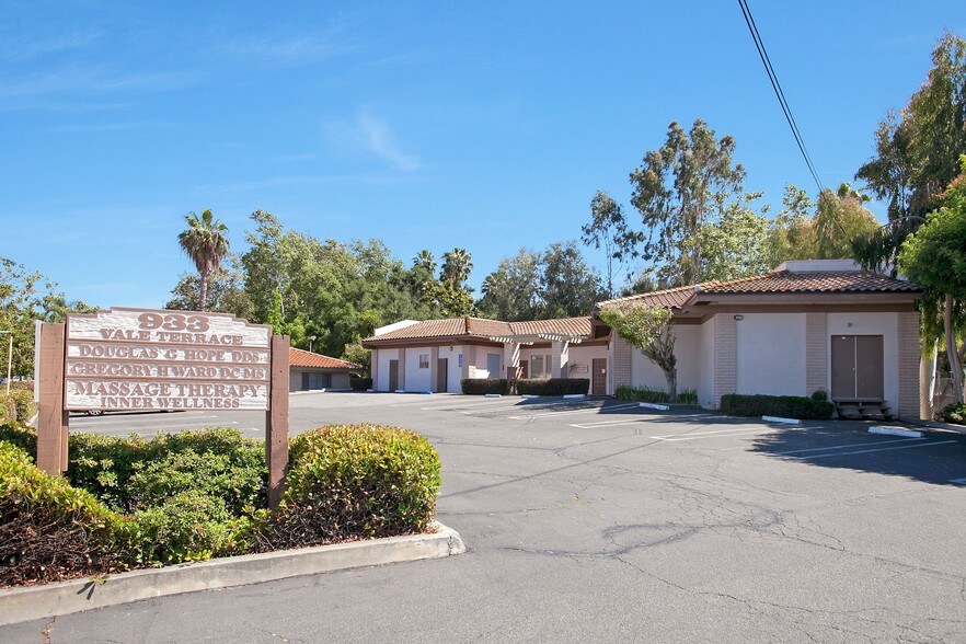 More Photos Of 933-937 Vale Terrace Dr, Vista Medical For Lease