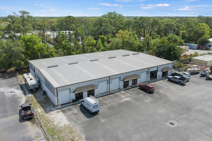More Photos Of 1755 Cattlemen Rd, Sarasota Warehouse For Lease