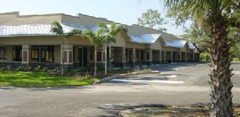 More Photos Of 175 S Lee St, LaBelle Showroom For Lease