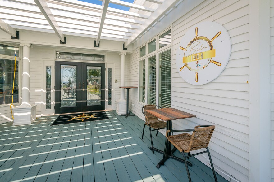 More Photos Of 738 E Main St, Belhaven Hotel For Sale