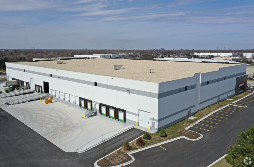 More Photos Of 1235 N Mittel Blvd, Wood Dale Distribution For Lease