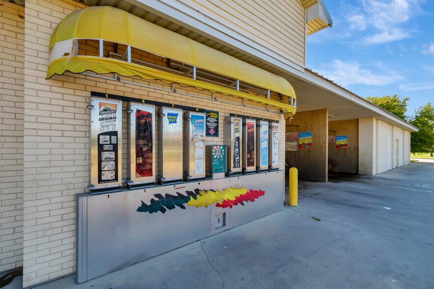 More Photos Of 525 W Irving Blvd, Irving Carwash For Sale