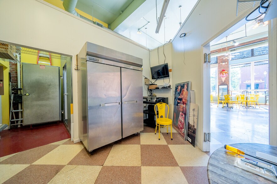 More Photos Of 3101-3111 S Grand Ave, Saint Louis Office For Lease