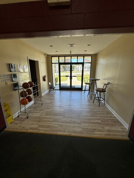 More Photos Of 31 Calhoun Ave, Greenville Religious Facility For Lease