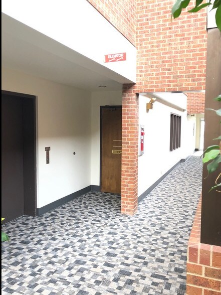 More Photos Of 204 McCollum St, Laramie Medical For Lease