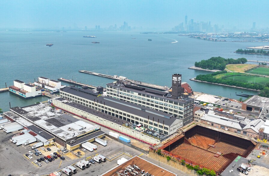 More Photos Of 14 53rd St, Brooklyn Flex For Sale