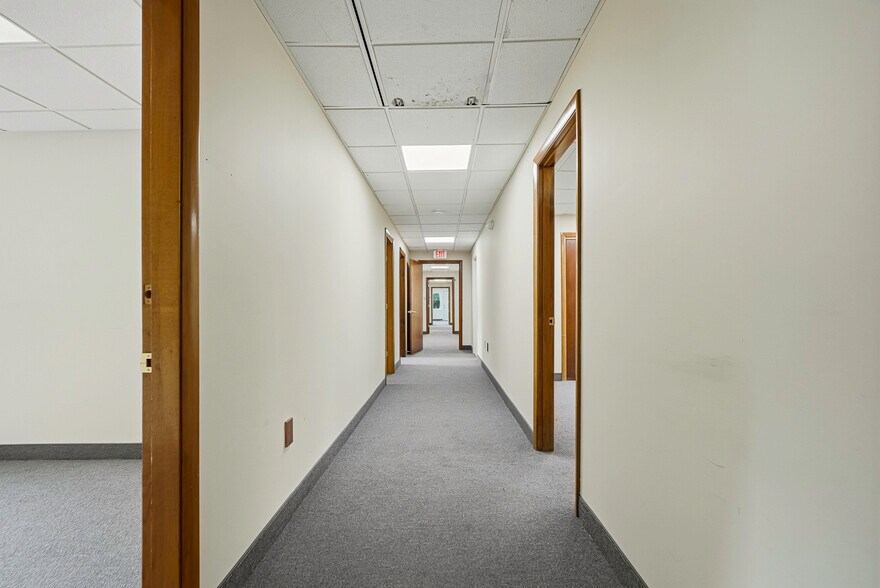 More Photos Of 37 Pierce St, Northborough Office For Sale