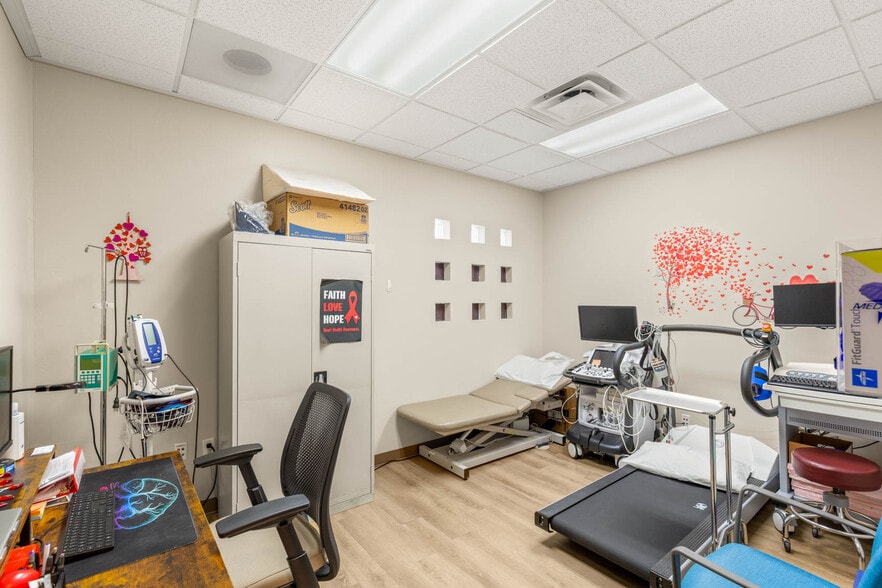 More Photos Of 2601 N Tenaya Way, Las Vegas Office For Sale