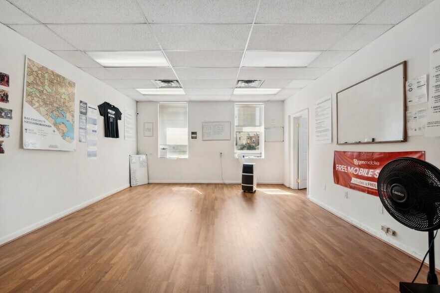 More Photos Of 519-521 N Charles St, Baltimore Office For Sale