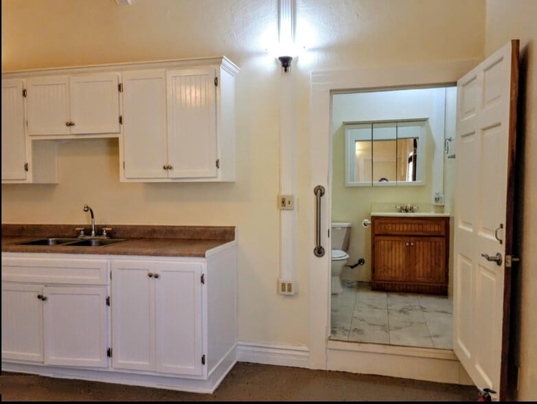 More Photos Of 97 Center Ave, Bisbee Restaurant For Sale