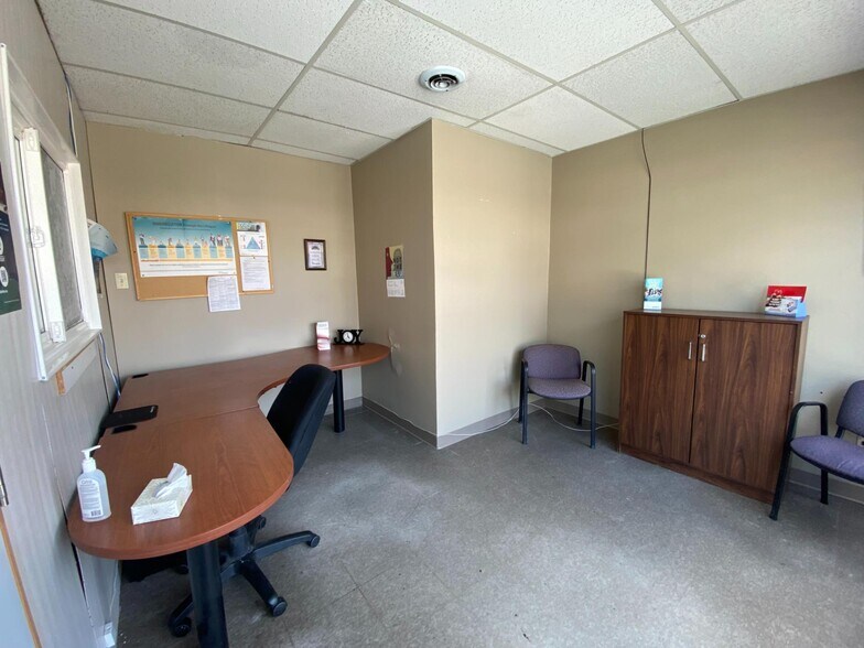 More Photos Of 115-119 Cedar St, Greater Sudbury General Retail For Sale