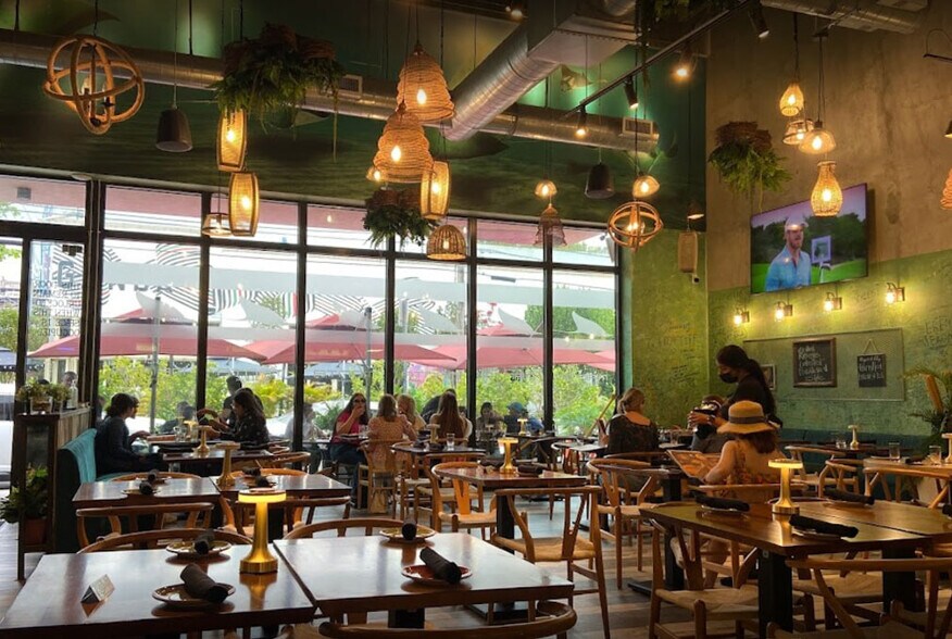 More Photos Of 100 NW 25th St, Miami Storefront For Sale