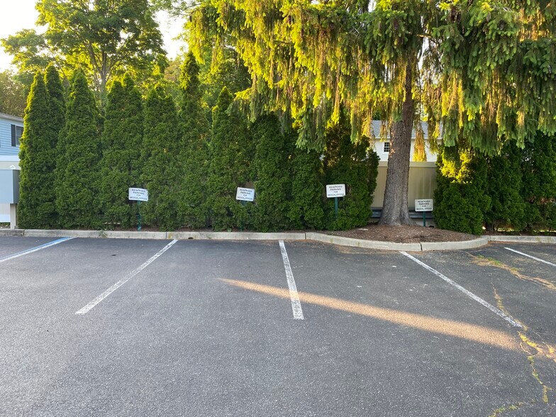 More Photos Of 12 Little Neck Rd, Centerport Storefront Retail Office For Lease